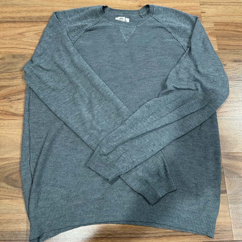 St. John’s Bay Men’s Sweater Size Medium